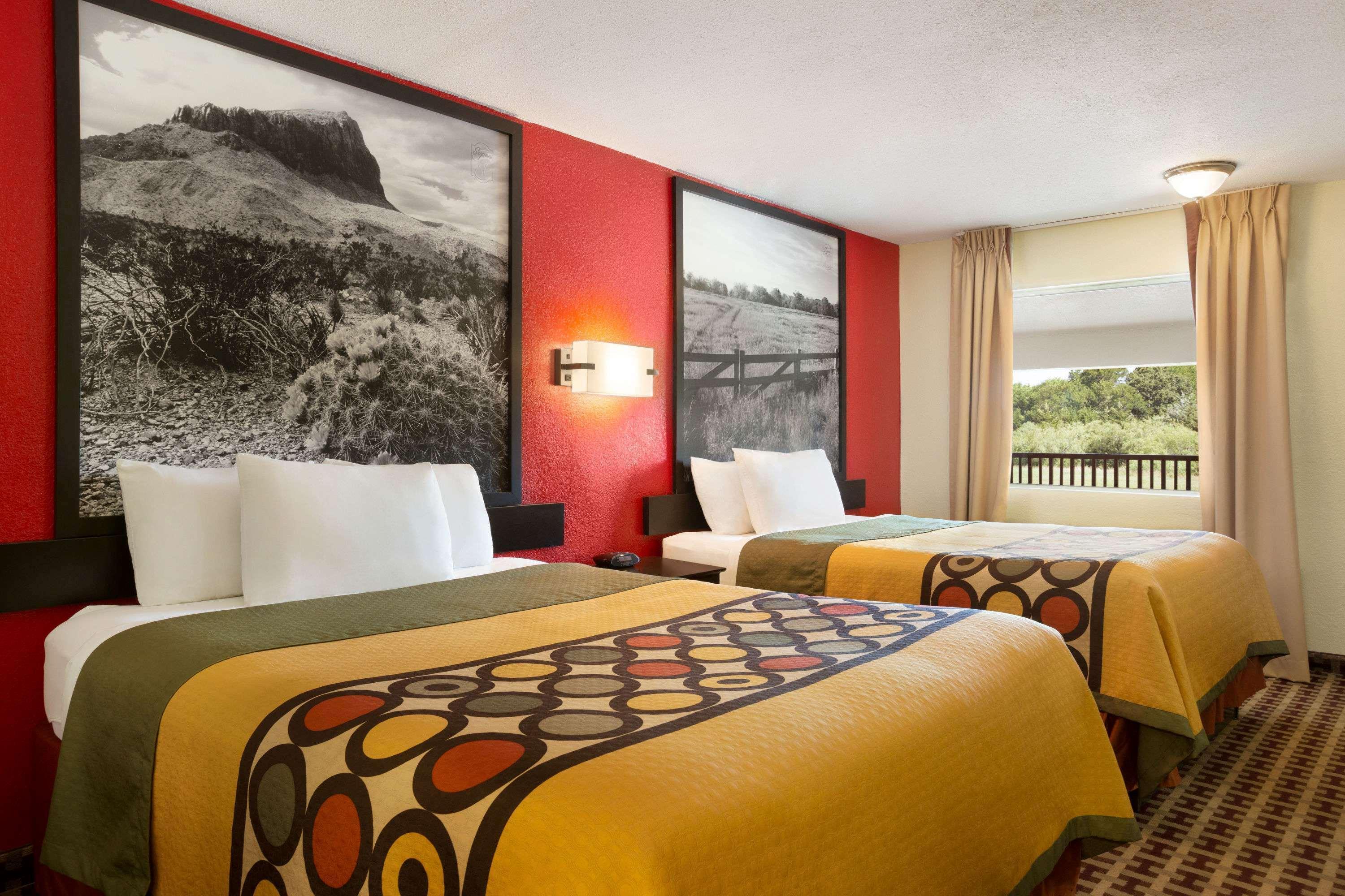 Super 8 By Wyndham Corsicana Εξωτερικό φωτογραφία