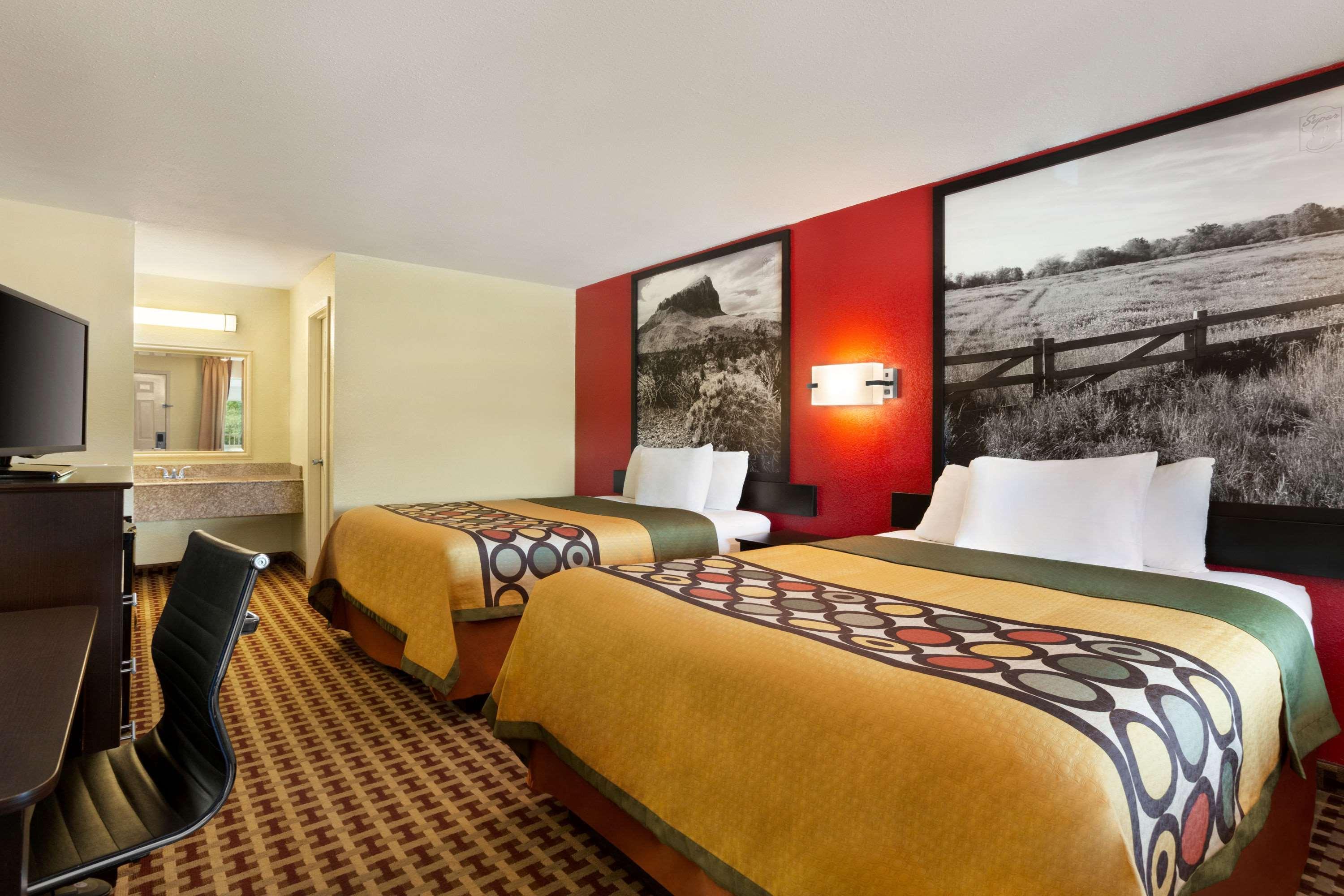 Super 8 By Wyndham Corsicana Εξωτερικό φωτογραφία