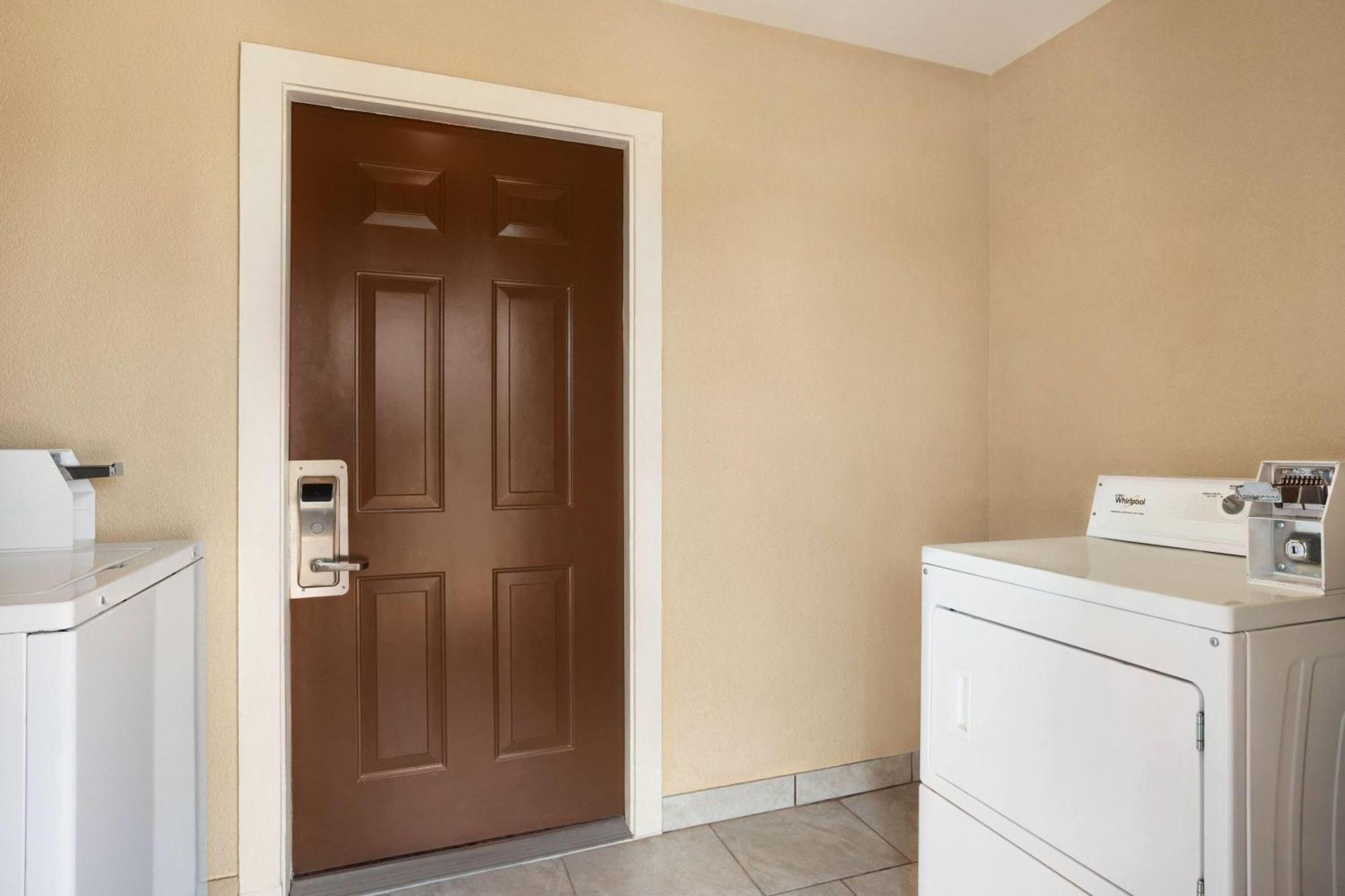 Super 8 By Wyndham Corsicana Εξωτερικό φωτογραφία