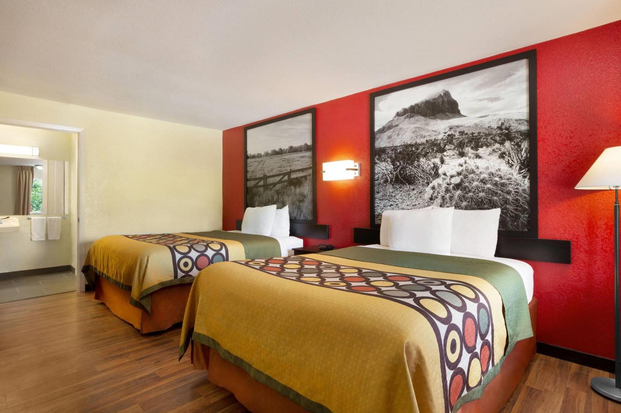 Super 8 By Wyndham Corsicana Εξωτερικό φωτογραφία