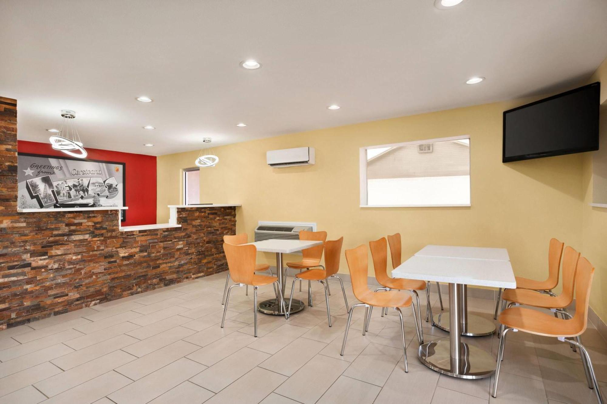 Super 8 By Wyndham Corsicana Εξωτερικό φωτογραφία