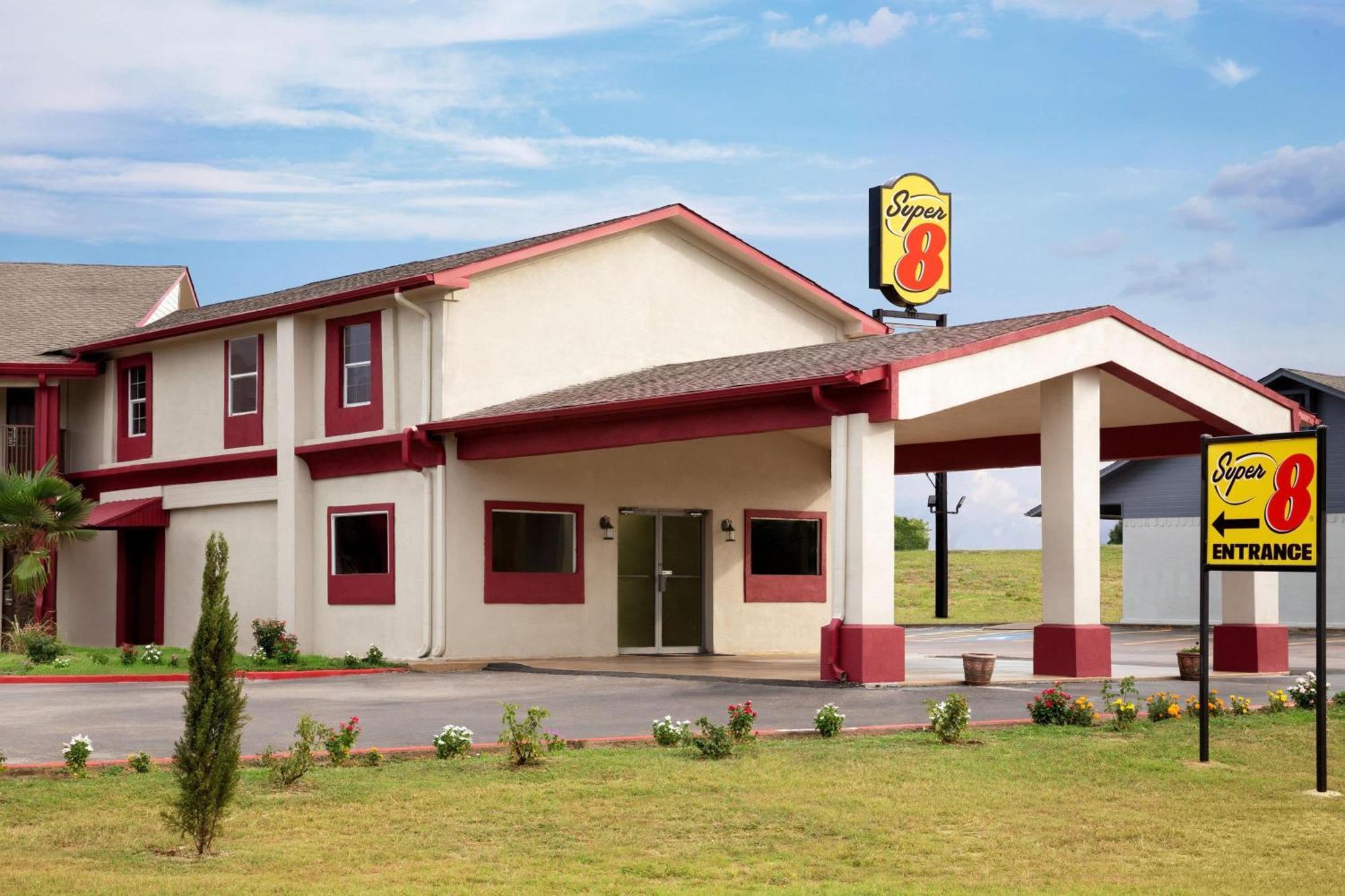 Super 8 By Wyndham Corsicana Εξωτερικό φωτογραφία