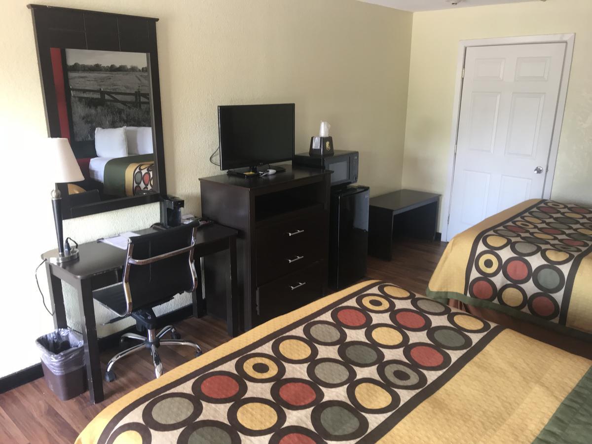 Super 8 By Wyndham Corsicana Εξωτερικό φωτογραφία