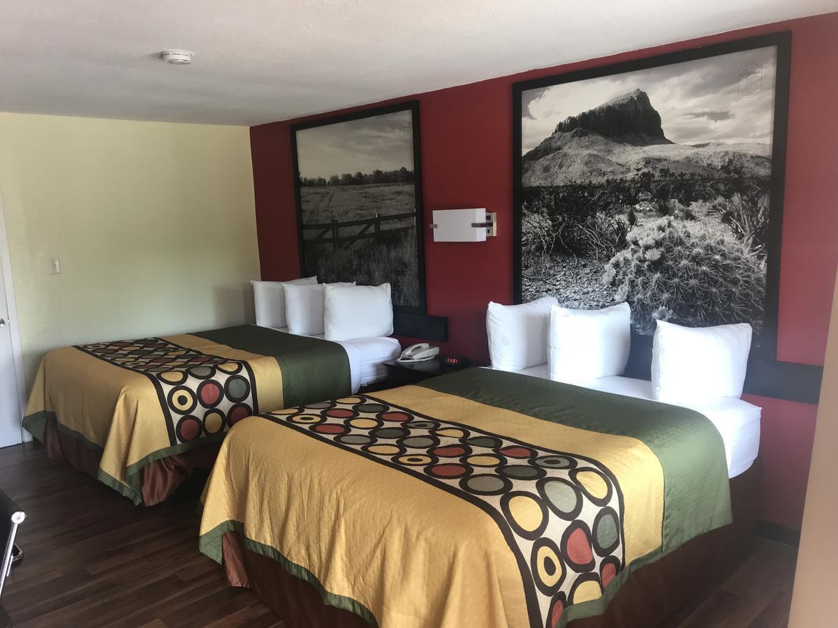 Super 8 By Wyndham Corsicana Εξωτερικό φωτογραφία